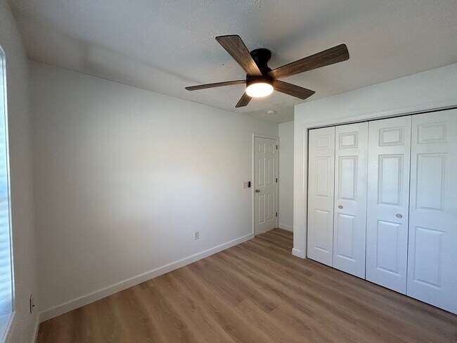 Building Photo - Candler - Recently Renovated Apt Ready for Occupancy!