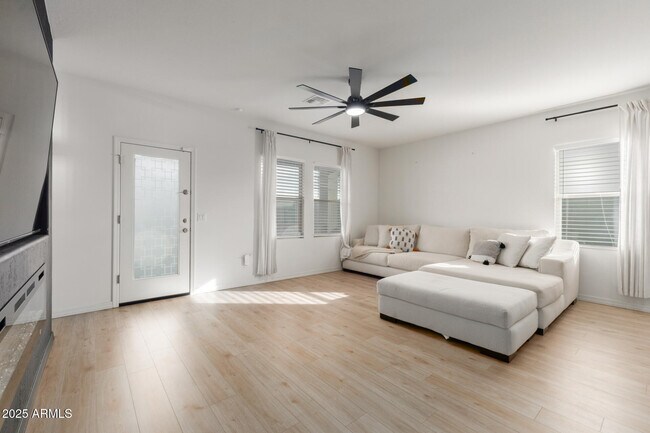 Building Photo - 8133 S 64th Ln