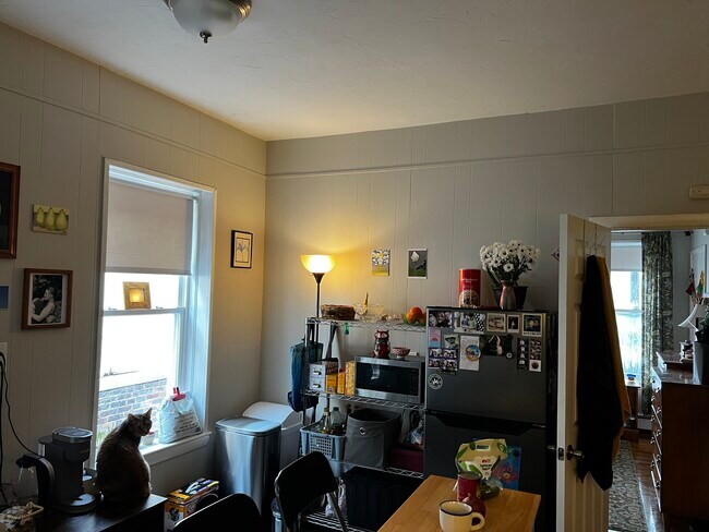 Building Photo - 8 Hyde Park Ave