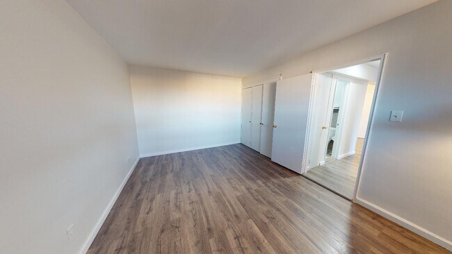 Building Photo - 35-20 Leverich St