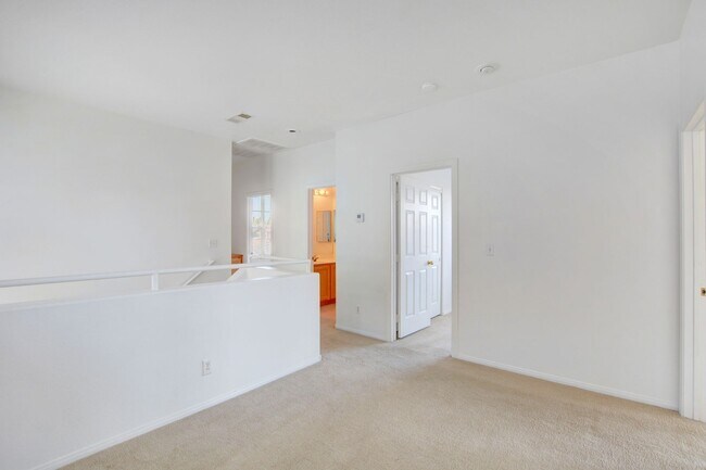 Building Photo - Beautiful 4-Bedroom Home in Gated Summerli...