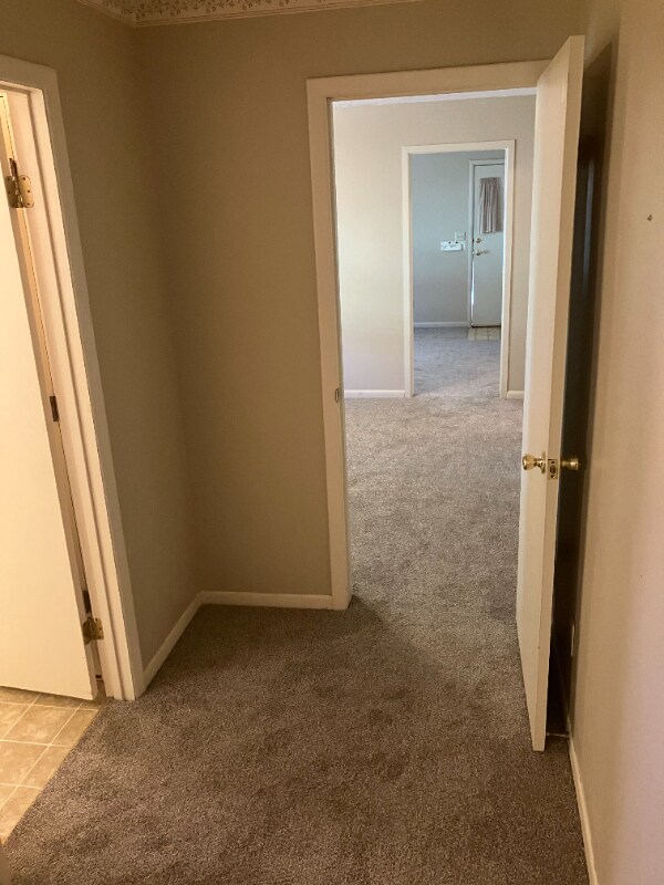 Building Photo - 811 NW B St