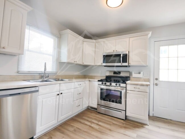 Building Photo - 1015 E 2700 S