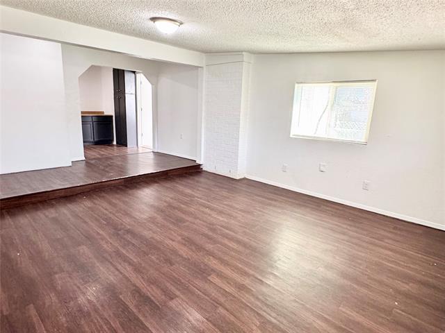 Building Photo - 141 NW Jayellen Ave