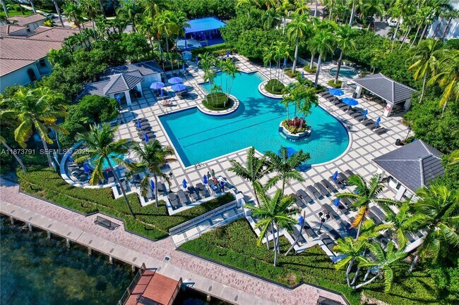 Building Photo - 21050 Point Pl