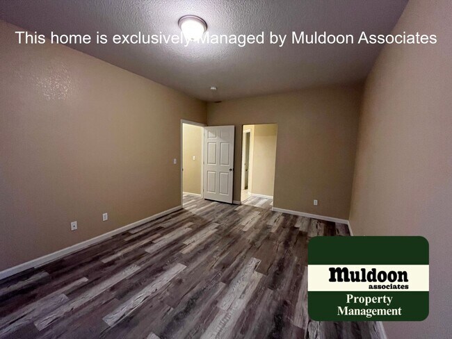 Building Photo - Updated home ready to move in!