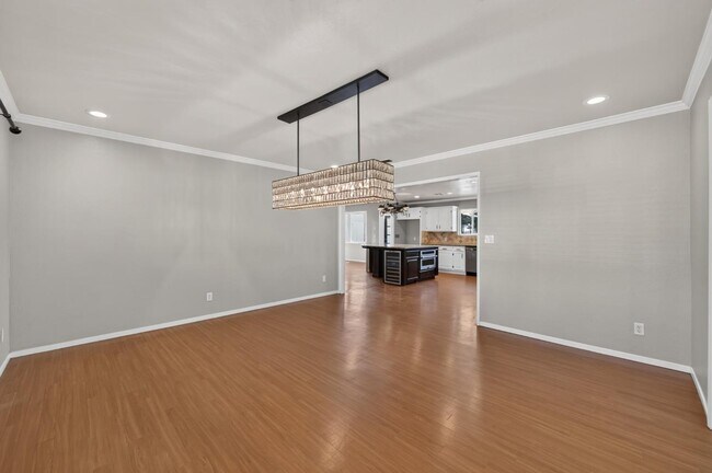 Building Photo - 4105 E Perrin Ave
