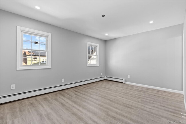 Building Photo - 310 Lindell Blvd