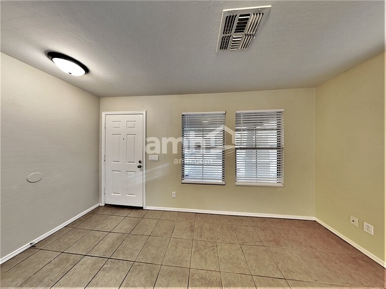 Building Photo - 3131 W Alta Vista Rd