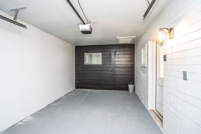 Building Photo - New Rental Price: $2,700 per month (utilities included). Special Conditions: Immediate move-in on...