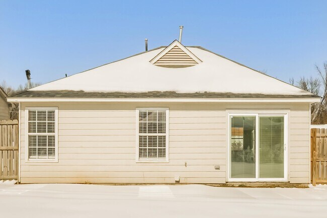 Building Photo - 4427 Pecan Creek Cir N