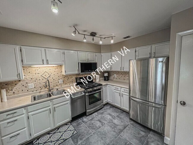 Building Photo - 3816B Steppes Ct