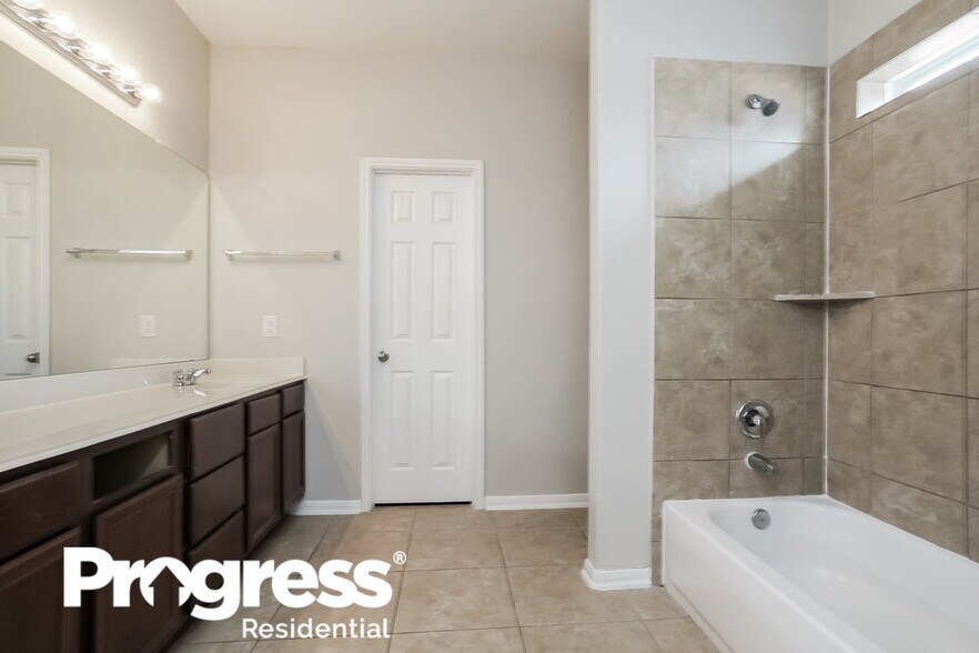 Building Photo - 17914 Seco Creek Ln