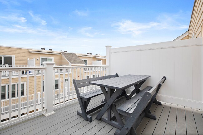 Building Photo - 128 Ashworth Ave