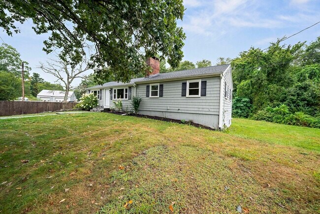 Building Photo - 334 N Main St