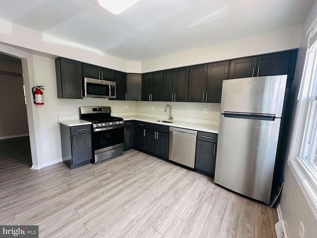 Building Photo - 1438 Boxwood Dr