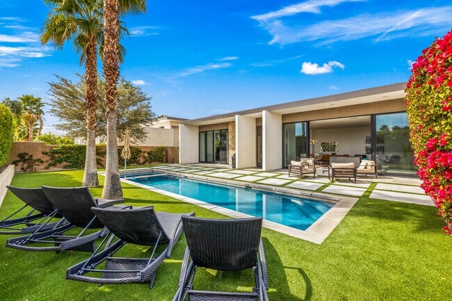 Building Photo - 57572 Salida del Sol