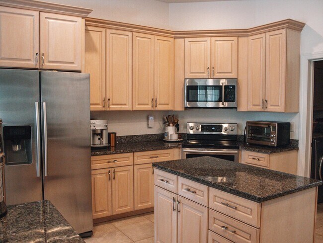 Building Photo - 807 Coldwater Creek Cir