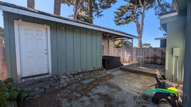 Building Photo - Bright and Cozy 3 Bedroom Home In Pacific Grove