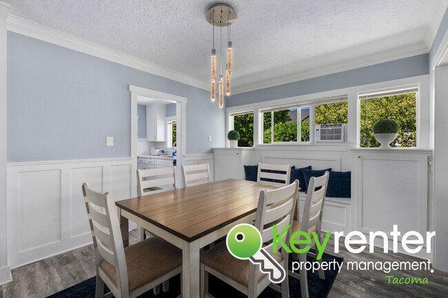 Building Photo - Remodeled Tacoma Gem with Private Yard, Ga...