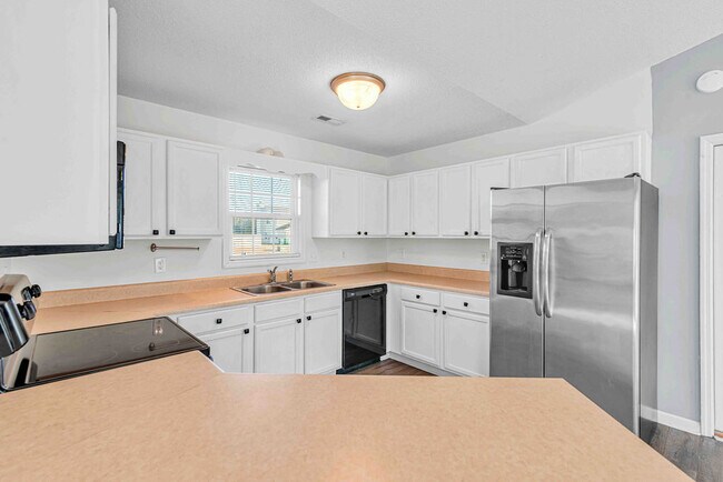 Building Photo - 105 Gamble Way