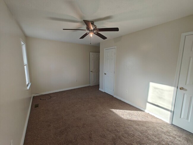 Building Photo - 3 bedroom ranch style home