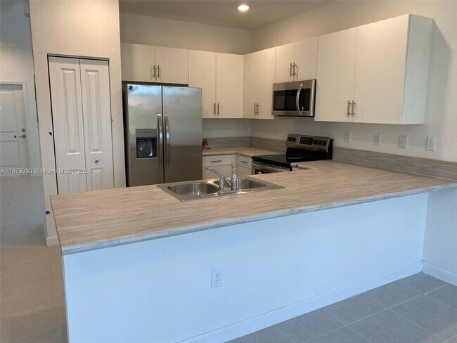 Building Photo - 13334 SW 287th Ter