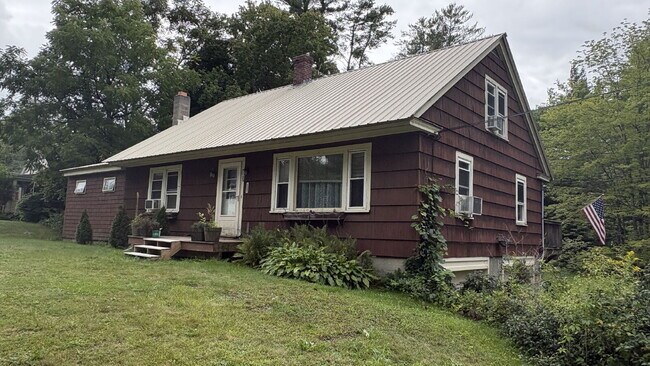 Building Photo - Spacious 4BR Single-Family Home with Fire Pit, Chicken Coop & 2-Car Garage!
