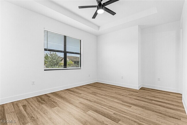 Building Photo - 3222 SW 15th Ave