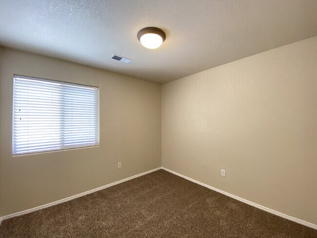 Building Photo - 4BR in Cabezon Subdivision