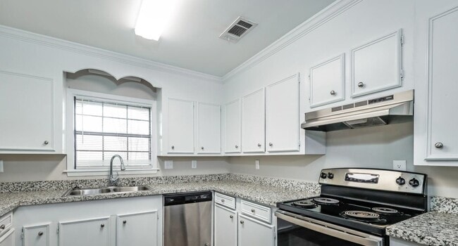 Building Photo - 17 Rotan Ct