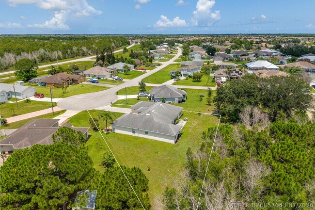 Building Photo - 5758 Benbow Ct