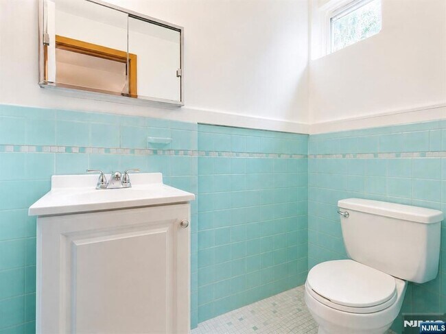 Building Photo - 432 Hamilton Pl