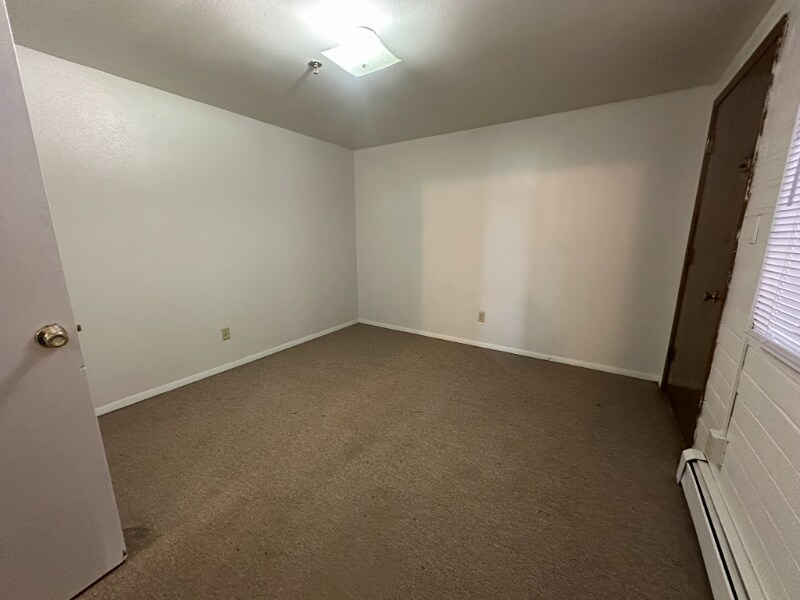 Building Photo - 310 N Center St