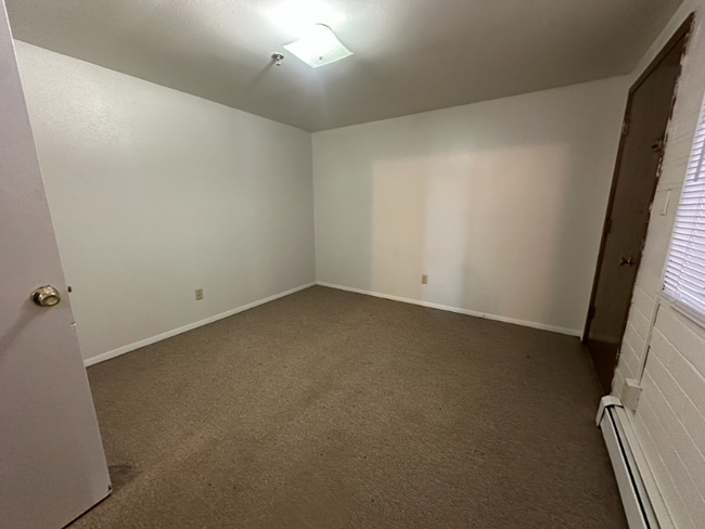 Building Photo - 310 N Center St