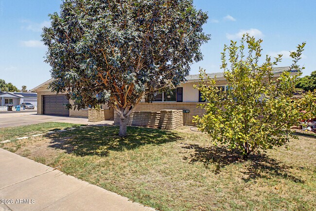 Building Photo - 10217 N 37th Ave