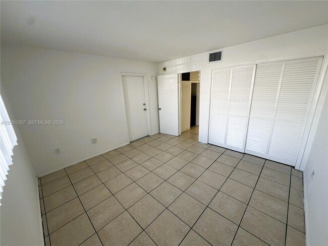 Building Photo - 7340 SW 82nd St
