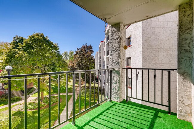 Building Photo - 475 Plum Creek Dr