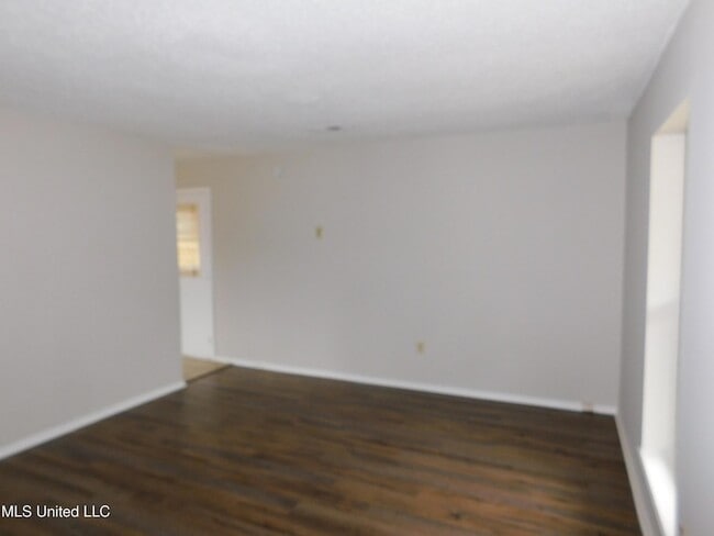 Building Photo - 5431 Nail Rd