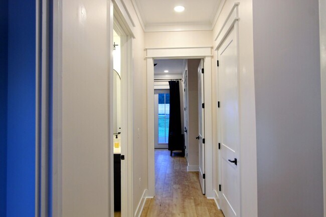 Building Photo - 3116 Pinot Way