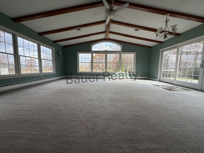 Building Photo - Beautiful County Setting