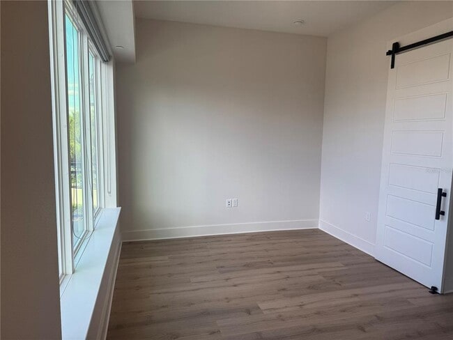 Building Photo - 798 TETBURY Lp