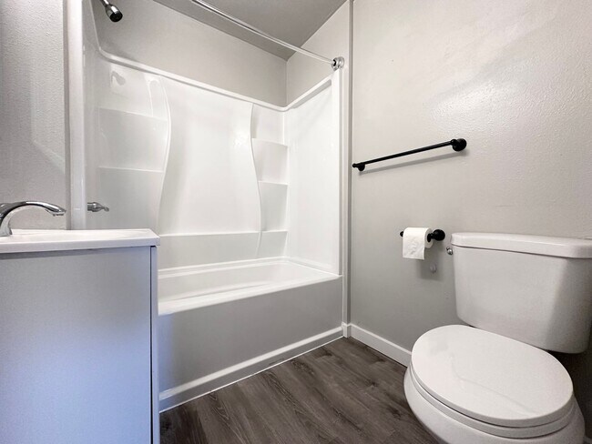 Building Photo - Single Family Home in SE Portland - Large ...