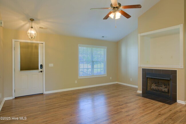 Building Photo - 354 Folkstone Rd
