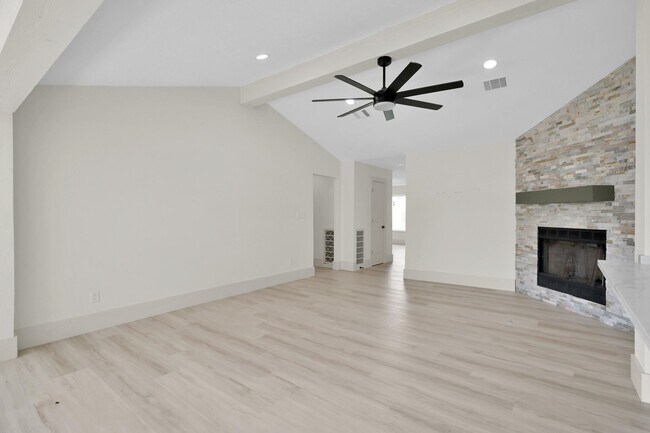 Building Photo - 6026 Willowbend Blvd