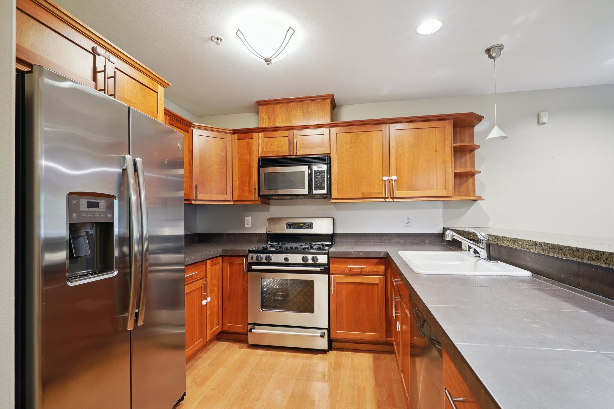 Building Photo - 1415 6th Ave N