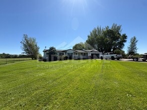 Building Photo - 582 N 4200 E