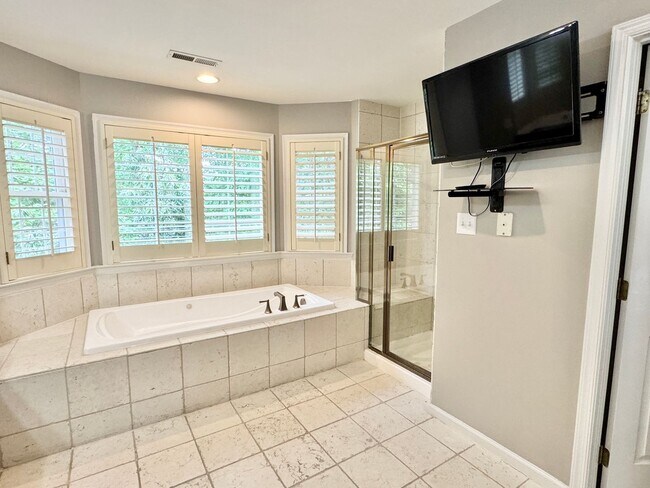 Building Photo - GORGEOUS FORMER MODEL HOME - MINUTES TO QUANTICO