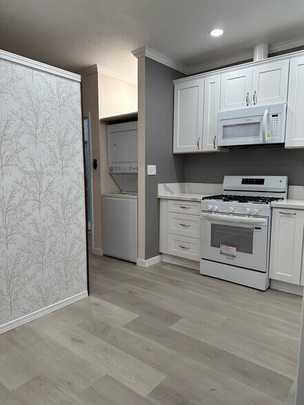 Building Photo - 3606 Clairemont Mesa Blvd