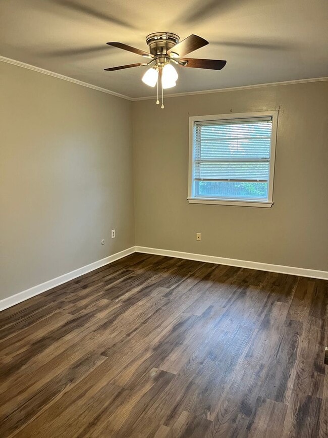 Building Photo - 3 Bedroom 1.5 Bath House in PG School Dist...